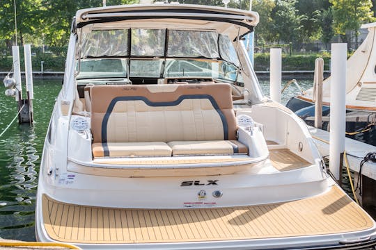 35' Sea Ray SLX Motor Yacht Charter in Chicago