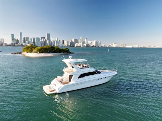 ¡Recorrido en yate en Miami Beach!
