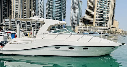 Beautiful Yacht 40ft available for cruising in Dubai