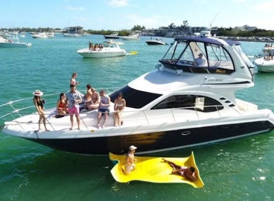 ¡Nuevo yate a motor SeaRay de 48 pies en Miami Beach!