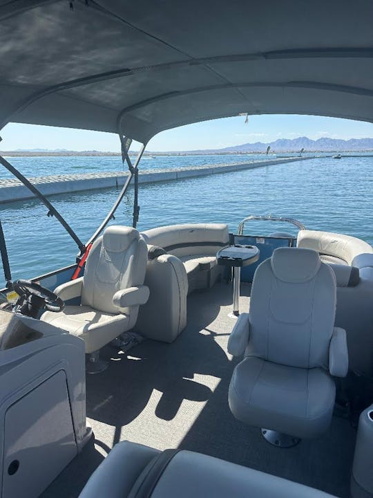 Experiencia de día completo en pontones de Starcraft en el lago Havasu