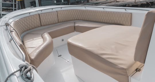 Private charter in a 32ft. capacity: 12 people in Cartagena, Colombia