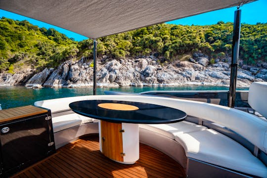 HYPE YACHT PRIVATE CHARTER 