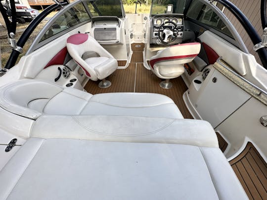 Monterey 220 Explorer