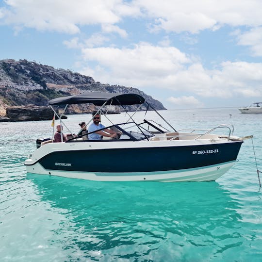 ¡Explora Can Pastilla con estilo con Activ 605 Bowrider!