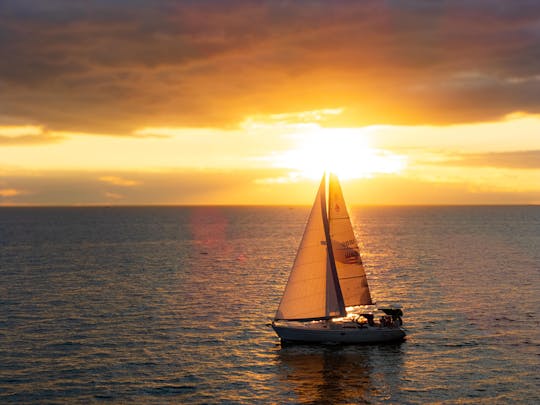 Croisière de 2 h au coucher du soleil depuis le port de South Haven, Michigan, à bord d'un Catalina 36