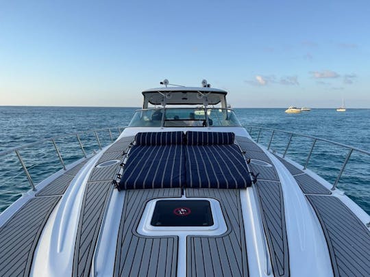 Sea Ray 55ft Motor Yacht, your perfect ride at Cancun.
