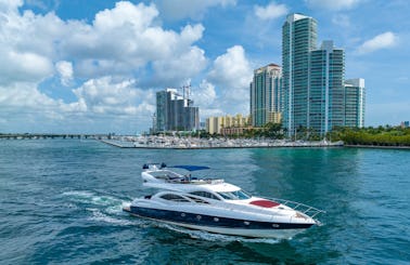 Cruise Miami: 80' Sunseeker with Expert Captain