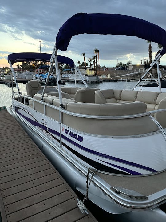 Barco Bennington Pontoon com ou sem capitão