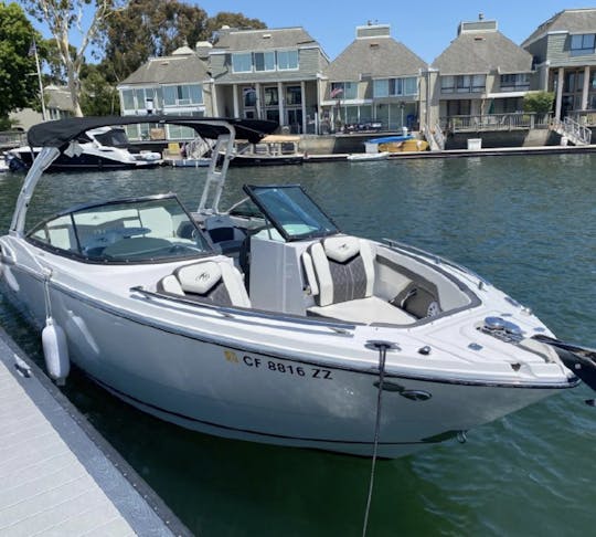 Luxurious 27 ft Monterey 278 Super Sport Wakeboard+Tubing