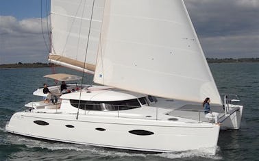 Aventura a bordo del lujoso catamarán Fountaine Pajot de 48 pies