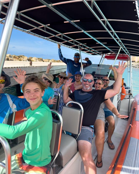 ¡Experiencia de adrenalina! Alquile un RIB a motor de 600 CV en Curazao (máx. 12 personas)