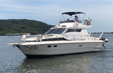 36ft Intermarine Oceanic Motor Yacht - Comfortably Seat up to 12 people