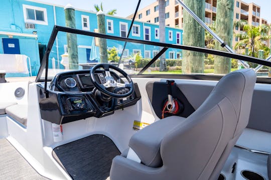 Glastron GX 210 Deck Boat Rental in Naples, FL 