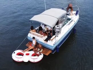 Luxury Cruiser 25ft Four Winns Vista