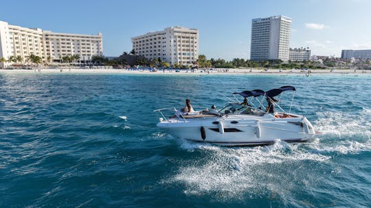 Profitez de Cancún dans un Sundancer de 27 pieds pour 6 personnes !