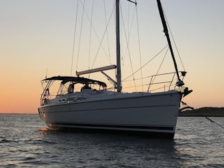 Sailing Adventure Aboard 44' Hunter Sailboat