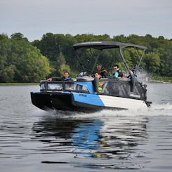 Cruze o futuro: ⚓️ Novo Seadoo Switch Cruise de 21 pés de 230 cv — Barco do Ano 2023