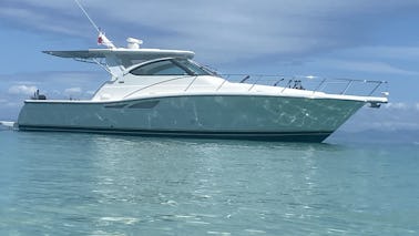 Luxury 45ft Tiara Motor Yacht in Panama, Panama