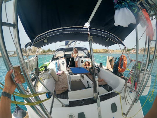 Jeanneau Sunshine 36 Sailing