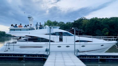 Fairline Squadron 58 Motor Yacht Charter in LOTO, MO