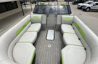 27 foot Extreme Lounge King Sport 15 guest 250 HP !!! $200 - $250/hr