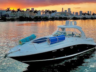 ⭐️⭐️⭐️⭐️⭐️ Disfrute de un lujoso yate y moto acuática de 48 pies en Miami: Sea Ray Sundancer -