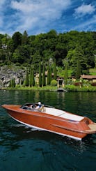 Private Boat Tour with Wooden Boat on Lake Como