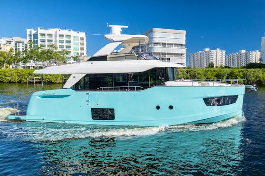  Motor Yacht ‘Forever Young’