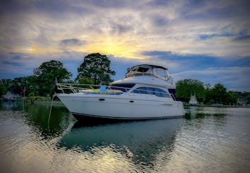 Cruise the South River on 46ft Meridian Sedan Bridge Yacht