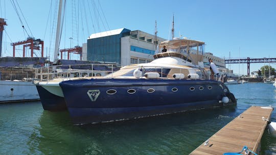 Catamarán en Lisboa para hasta 40 huéspedes