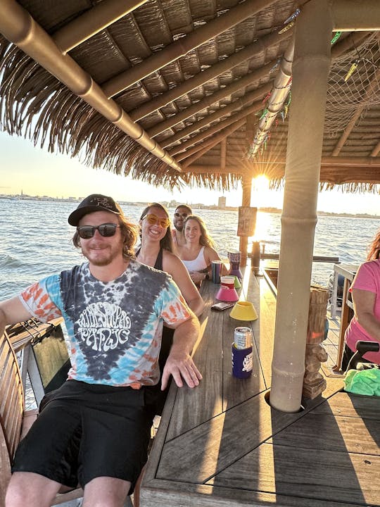 Excursiones de 2 horas en barco Tiki por Charleston
