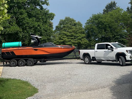 2020 Centurion Ri257 Wakeboat rental Nashville/ surrounding areas 