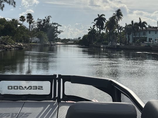 2024 NEW Sea-Doo Switch sport 21ft – ice, water, floating mat & more Included