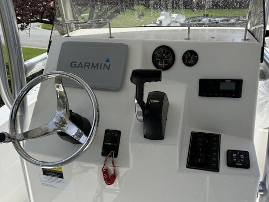 Brand New 2024 Defiance 210 Catalina center console with Spotlock trolling motor