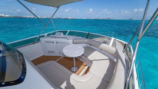 Yacht de luxe Sea Ray de 52 pieds à Cancún — Explorez les mangroves, Isla Mujeres et plus encore