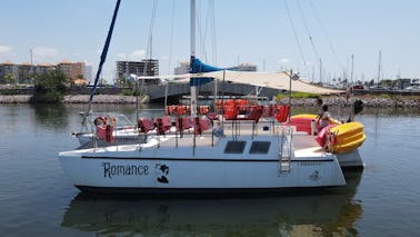 ¡El trimarán de vela Guara de 42 pies perfecto para grupos grandes!