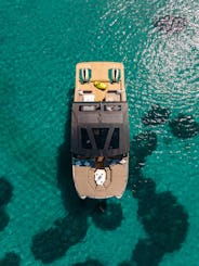 A yacht of superiority and design with a solid and light construction