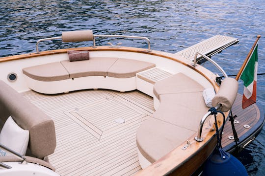 Incrível barco Apreamare de 38 pés elegante e esportivo para Amalfi