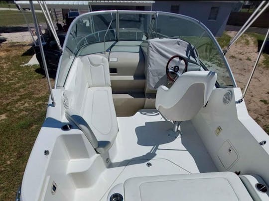 Sea ray sundancer 240 with room and a/c