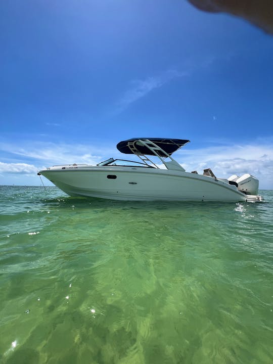 Enjoy a 100% customized experience in Miami aboard our 28ft Sea Ray with captain