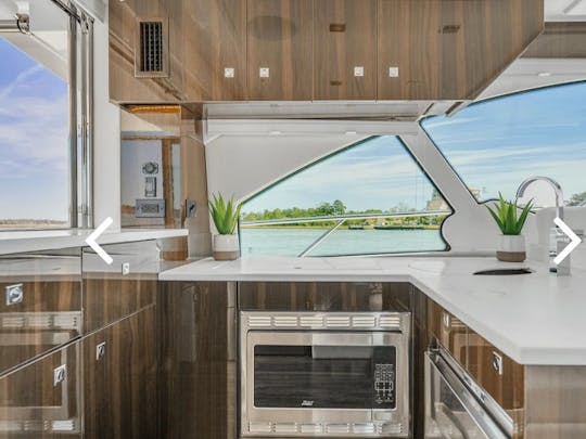 Luxurious 50ft Cantius Yacht Charter in Palm Beach