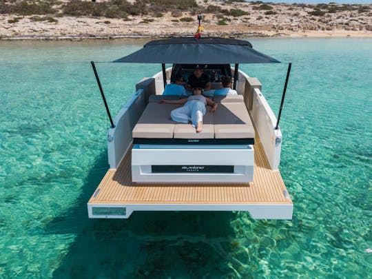 De Antonio 28 Open Stylish Boat for Charter