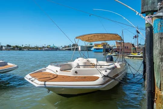 Barco de cubierta de 21 pulgadas/John's Pass/Yamaha de 150 CV/10 pasajeros