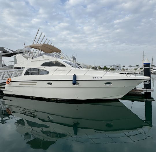 42ft Private Yacht For Sightseeing, Parties and More in Dubai Marina