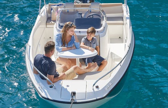Quicksilver 555 open est actif chez Rock my boat à Rhodes