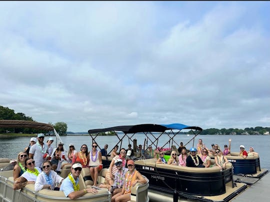 Lake Norman: Experience Harris Tritoon Bliss on the Water!
