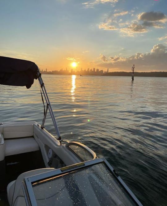 Lancha en alquiler en Sydney — Bayliner Capri 1950 (2000)