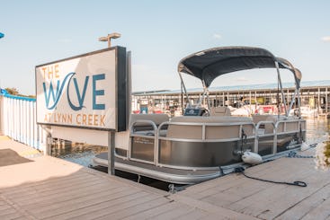 Cruise in Comfort with the 2025 Suntracker Party Barge® 16 DLX! @Joe Pool Lake