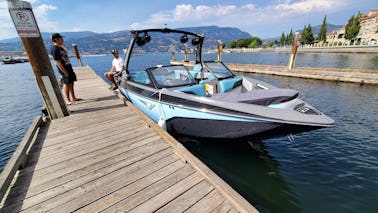 Barco de Wakesurf Tige Z3 em Kelowna, Colúmbia Britânica